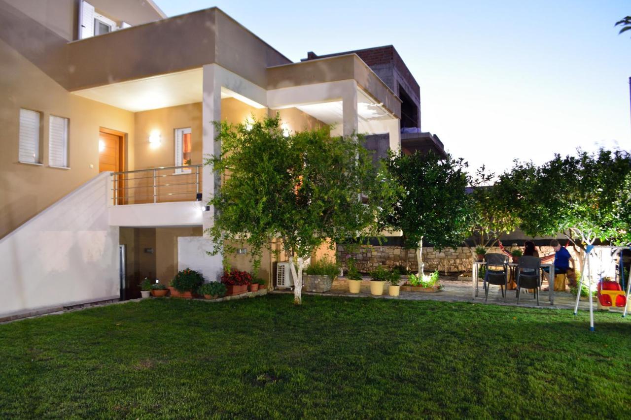 Fou'S Apartment นาฟปาคตอส ภายนอก รูปภาพ