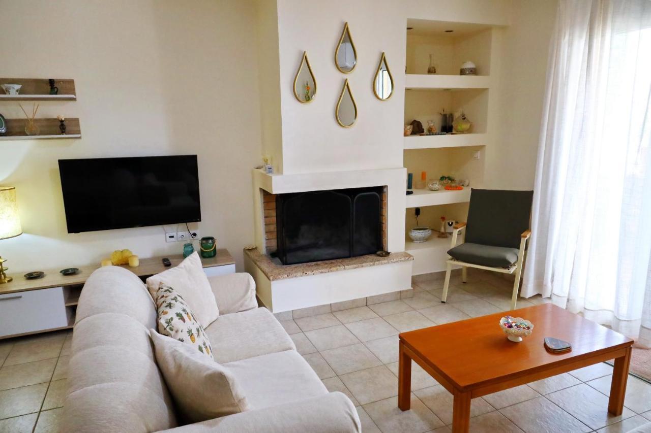 Fou'S Apartment นาฟปาคตอส ภายนอก รูปภาพ