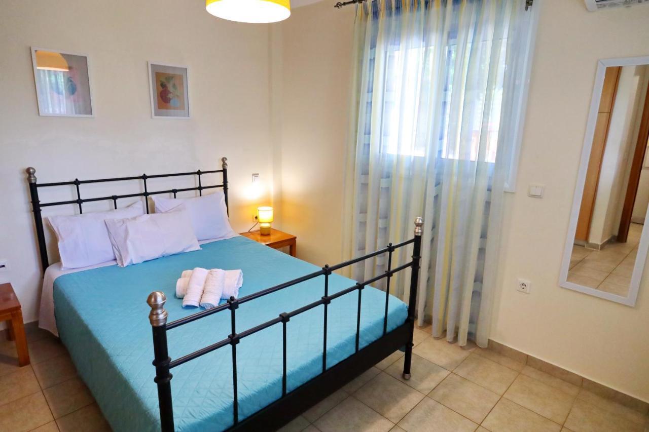 Fou'S Apartment นาฟปาคตอส ภายนอก รูปภาพ